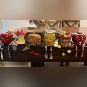 Adorable - WMG Apple Shelf Sitter Figurine 2006 Series